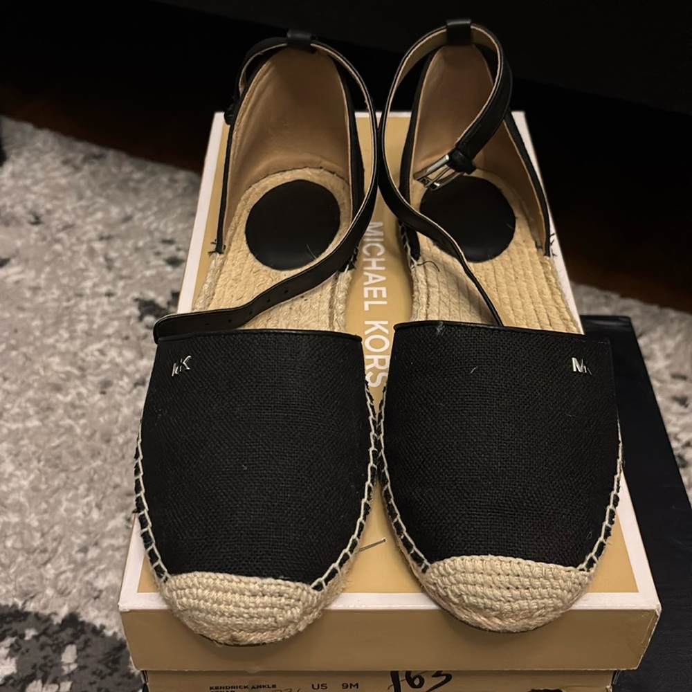 Michael Kors Kendrick Ankle Strap Canvas size 9